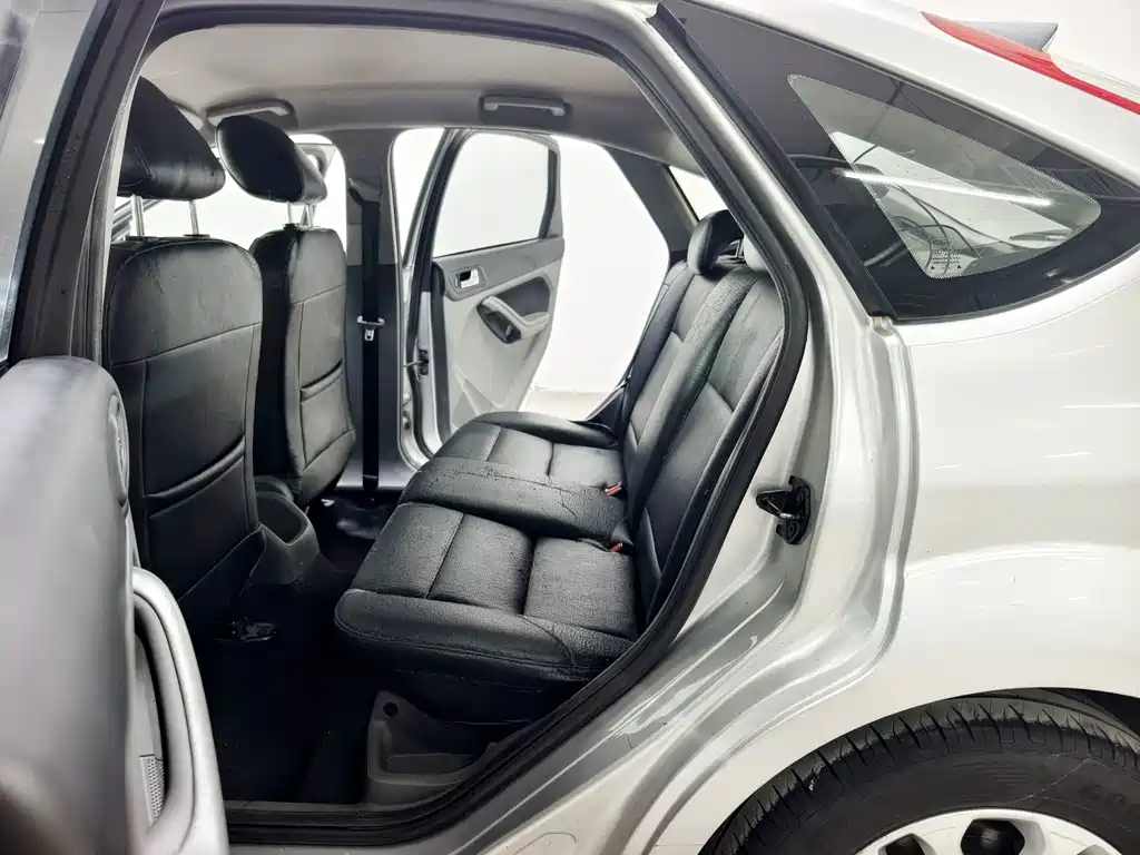 Ford Focus 2013 — фото 12