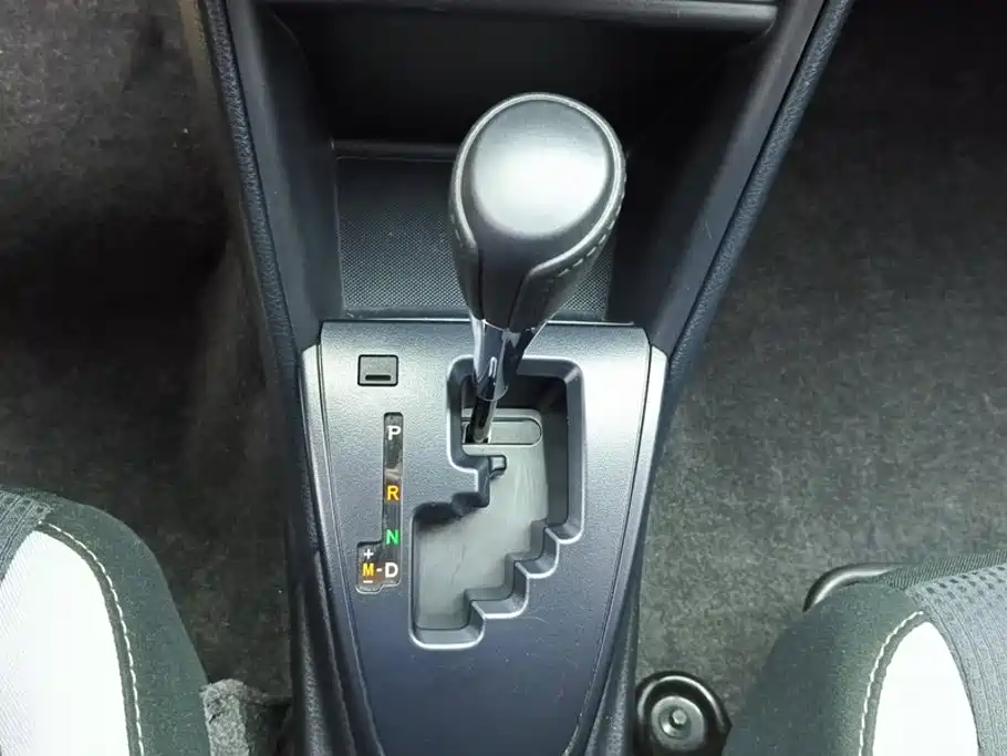 Toyota Yaris L 2021 — фото 16