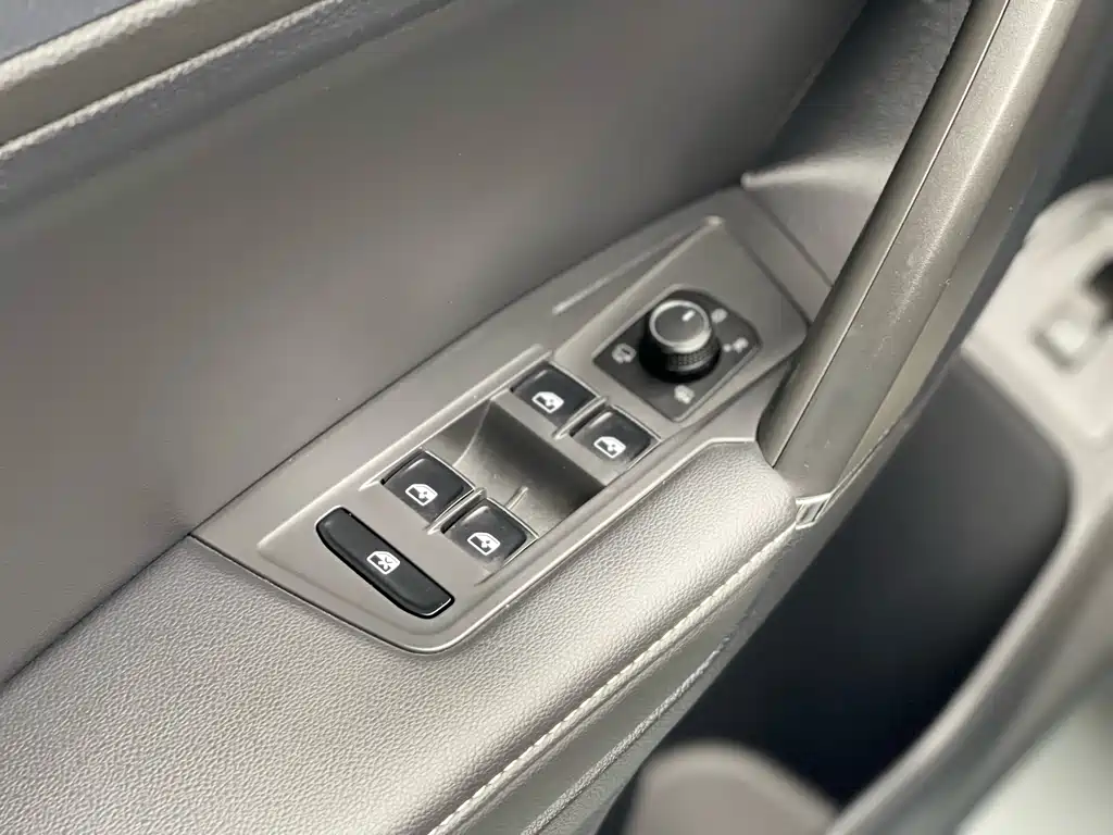 Volkswagen Tiguan L 2020 — фото 15