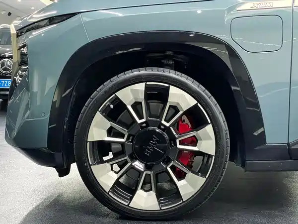 BMW XM 2023