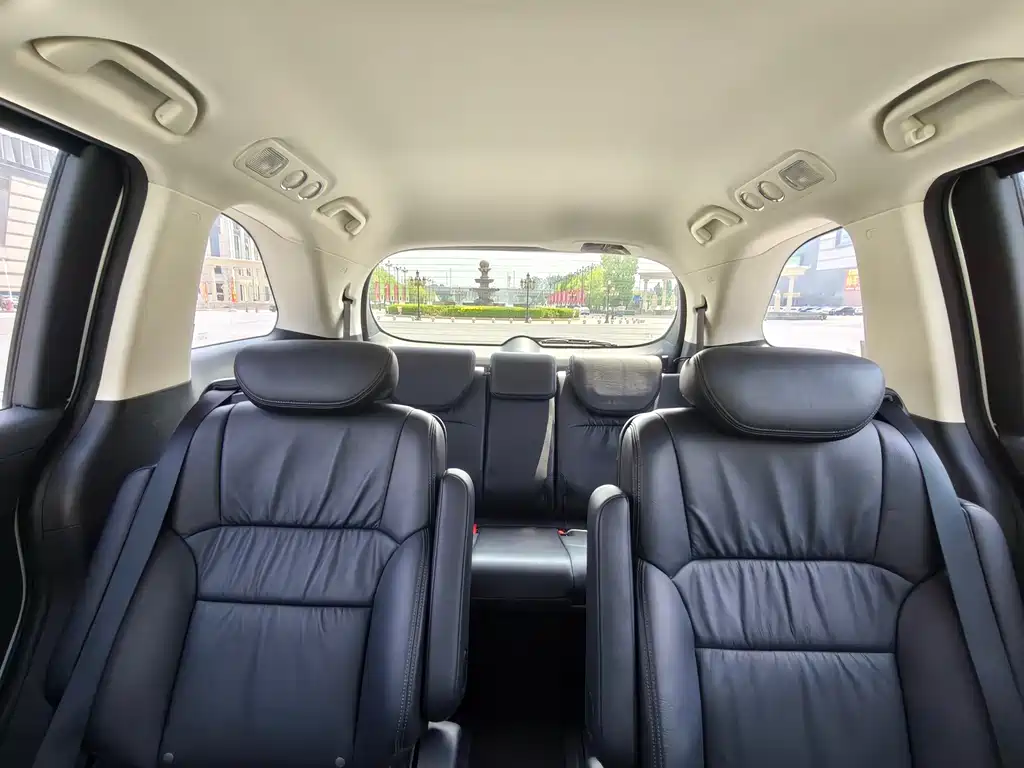 Honda Odyssey 2016 — фото 18