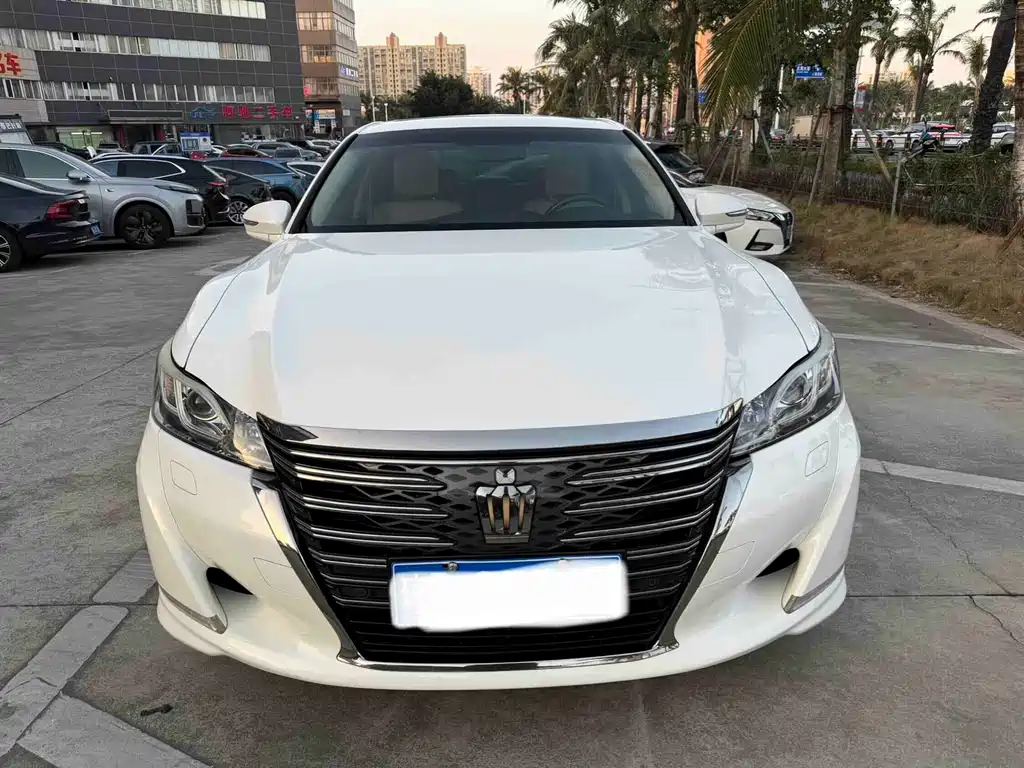 Toyota Crown 2019 — фото 2