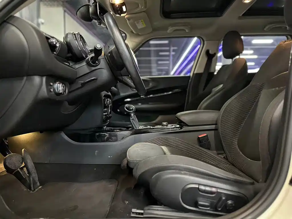 MINI Clubman 2017 — фото 15