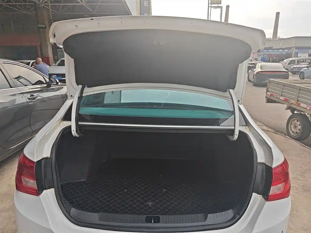 Buick Excelle 2017 — фото 19