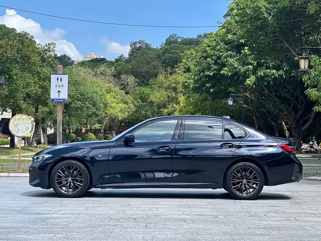 BMW 3 Series 2023