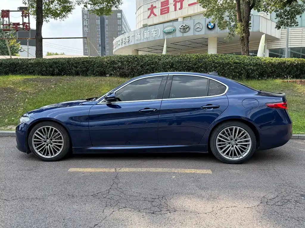 Alfa Romeo Giulia Juliet 2019 — фото 3