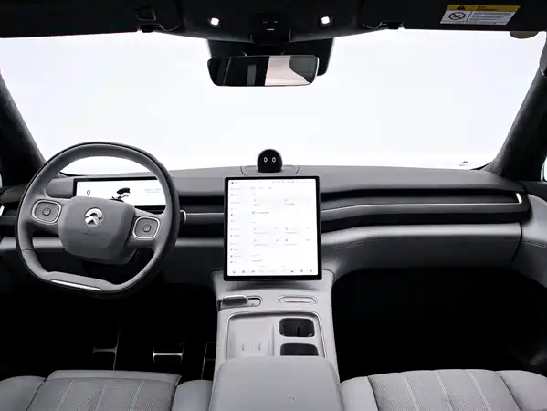 NIO ES8 2025