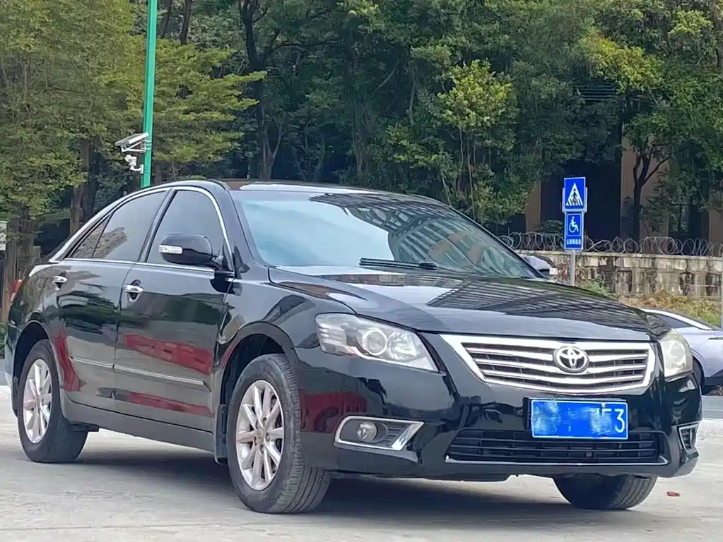 Toyota Camry 2013 — фото 3