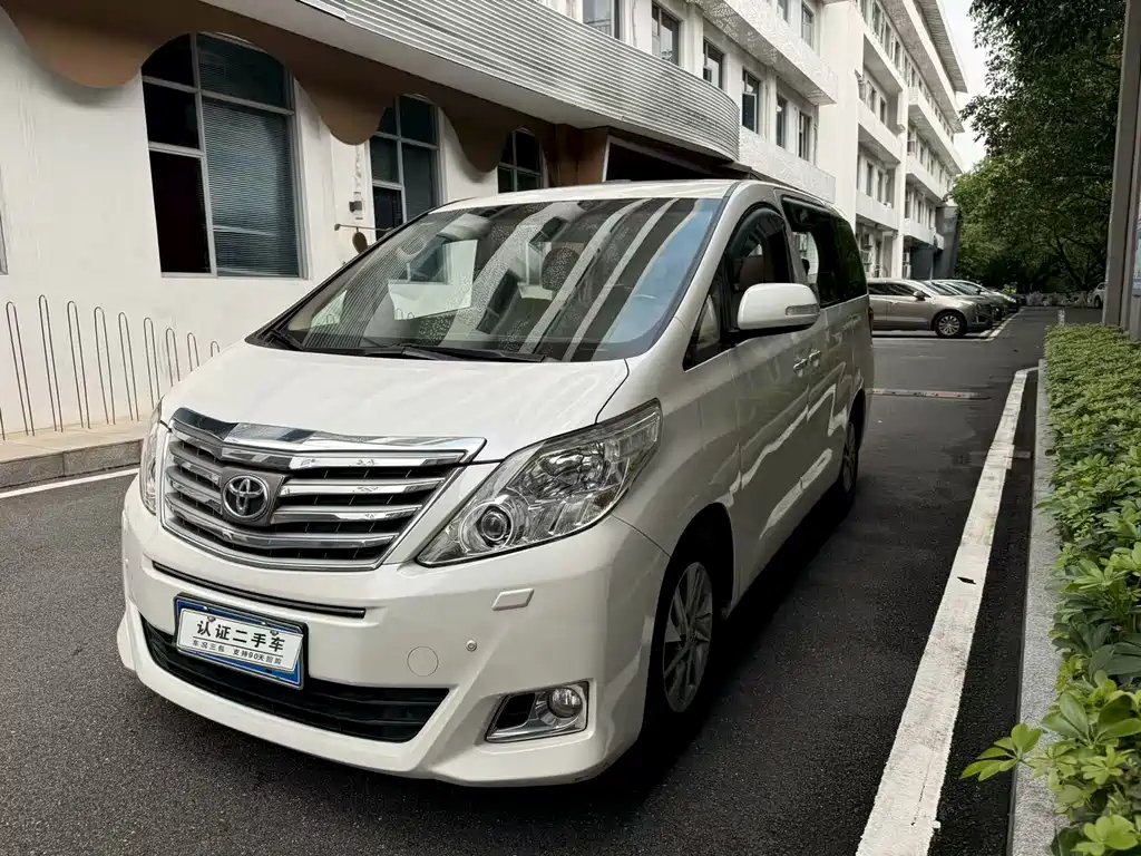 Toyota Alphard 2014