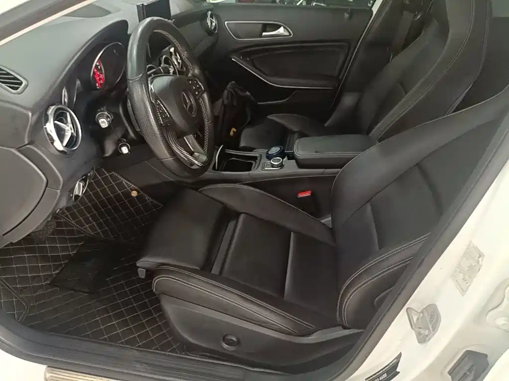 Mercedes-Benz GLA 2017 — фото 15