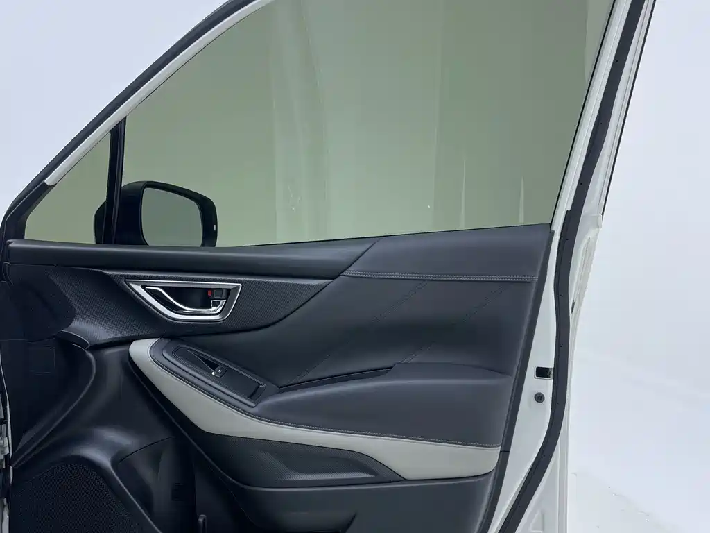 Subaru Forester 2023 — фото 21