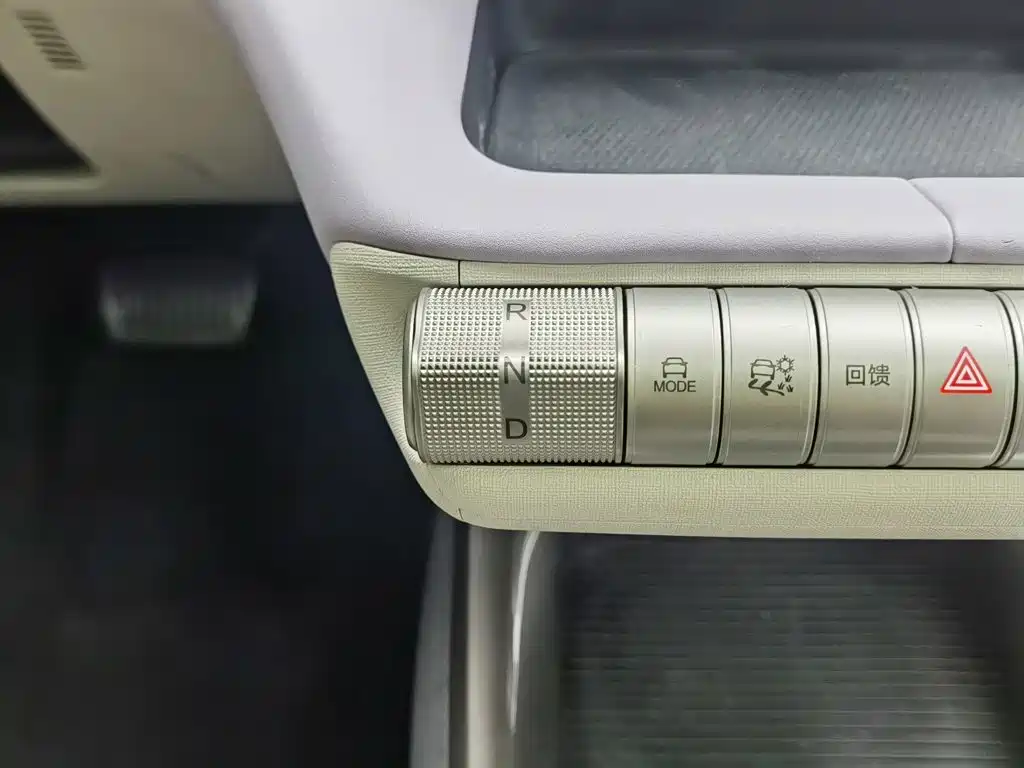 BYD Dolphin 2023 — фото 13