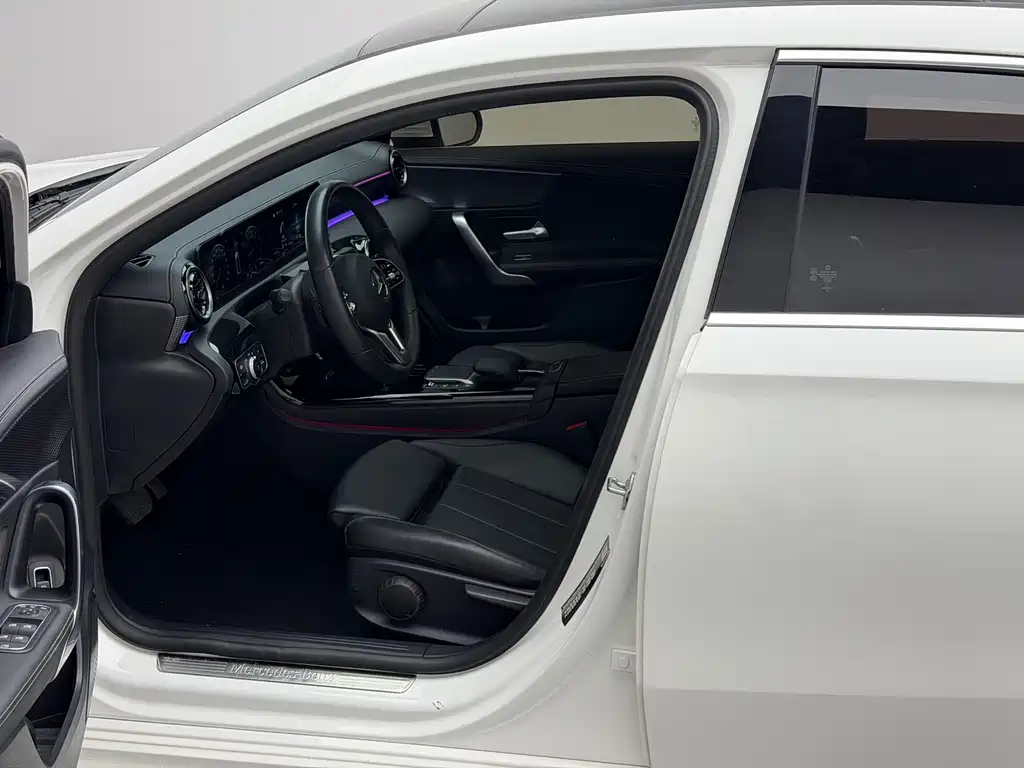 Mercedes-Benz A-Class 2022 — фото 18