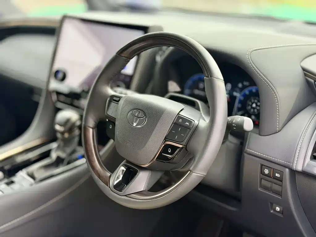 Toyota Alphard 2026 — фото 4