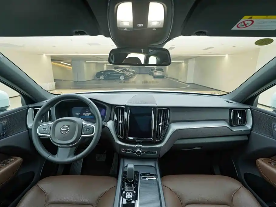 Volvo XC60 2025 — фото 20