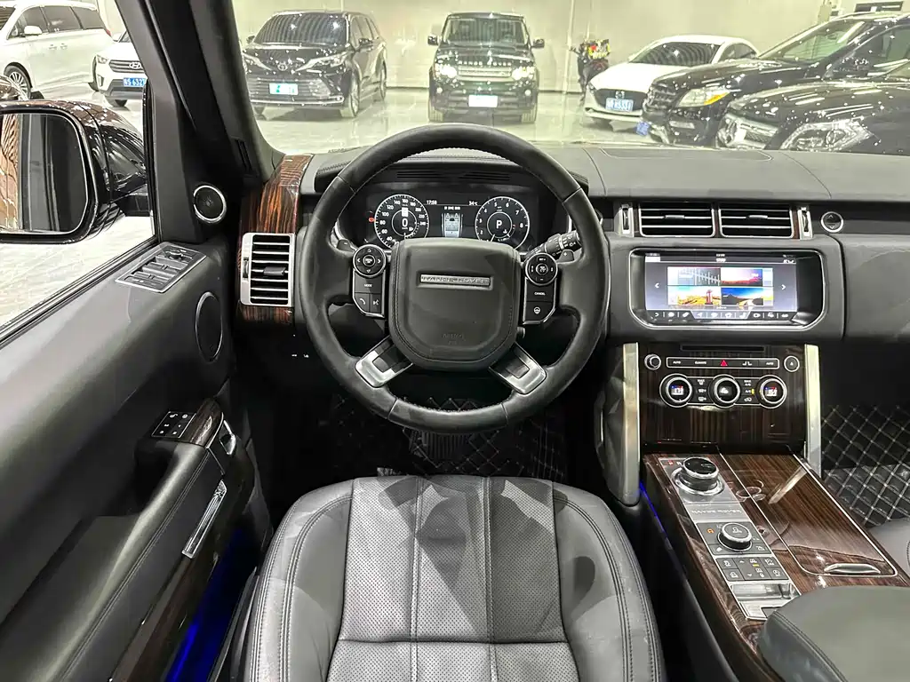 Land Rover Range Rover 2018 — фото 7