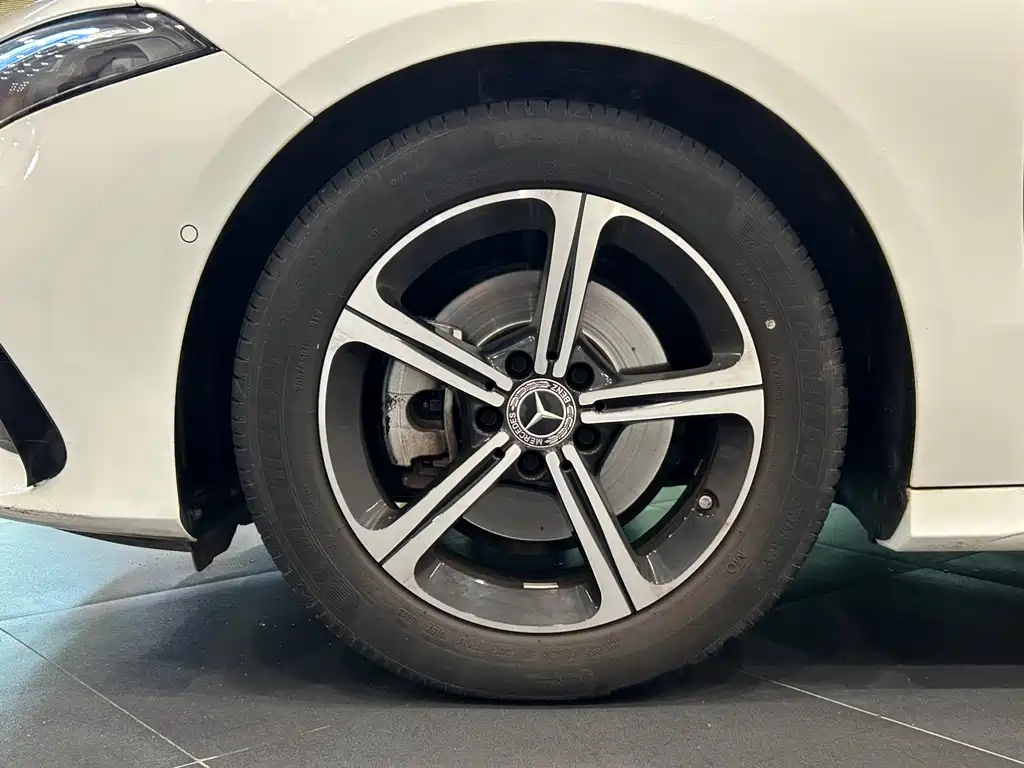 Mercedes-Benz A-Class 2024 — фото 13