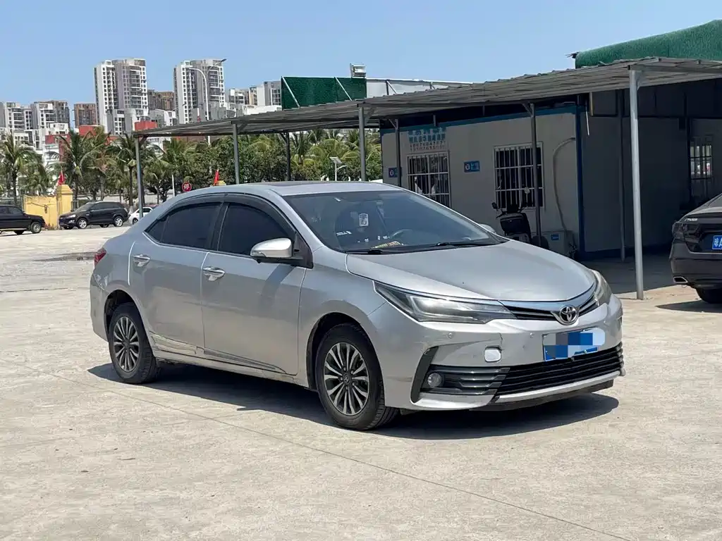 Toyota Corolla 2018 — фото 2