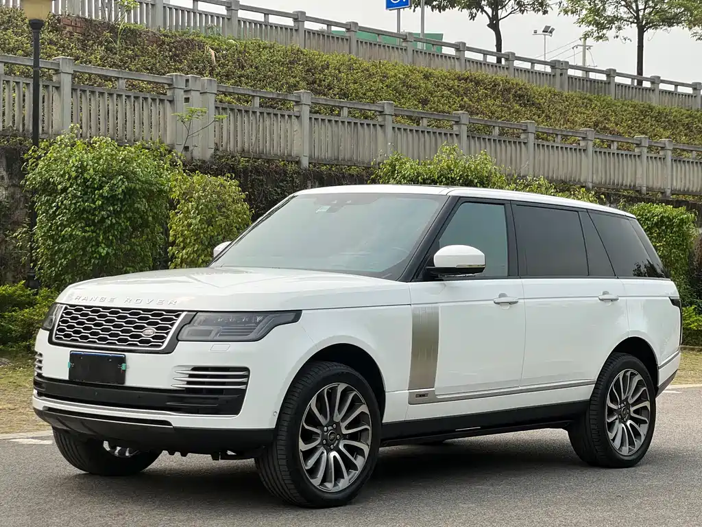 Land Rover Range Rover 2022 — фото 1