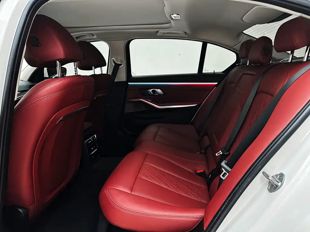 BMW 3 Series 2023 — фото 13