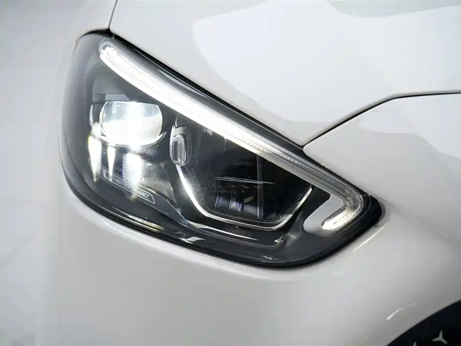 Mercedes-Benz C-Class 2023 — фото 30