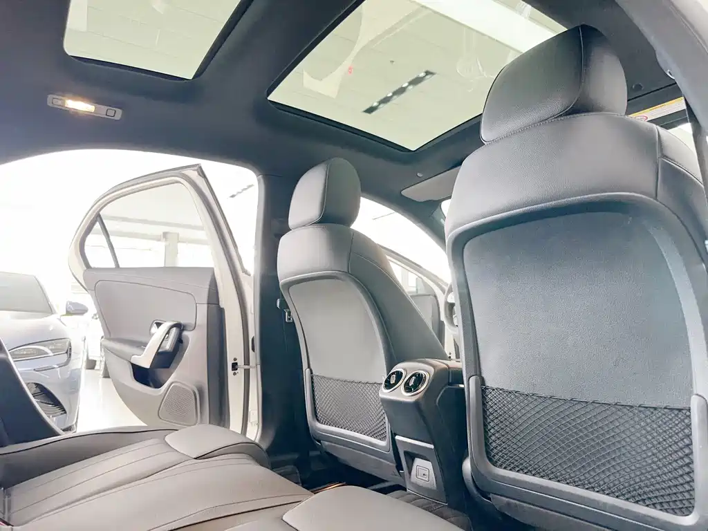 Mercedes-Benz A-Class 2022 — фото 13