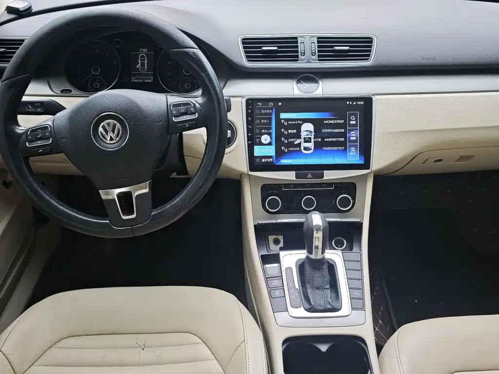 Volkswagen Magotan 2013