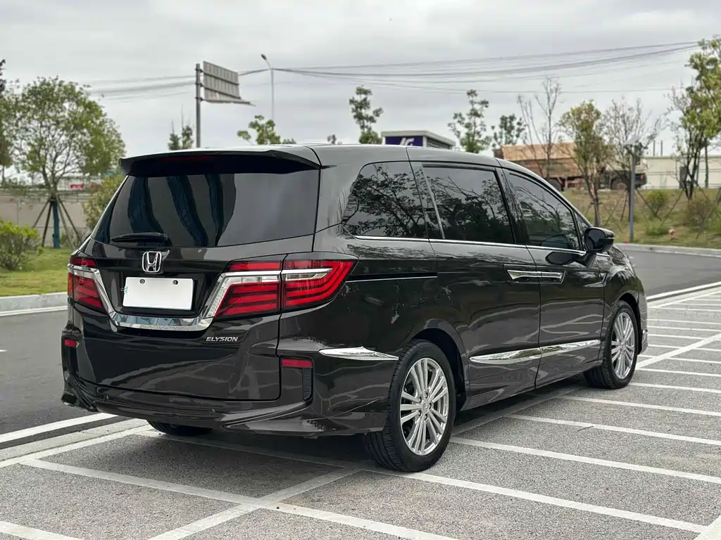 Honda Elysion 2019 — фото 13