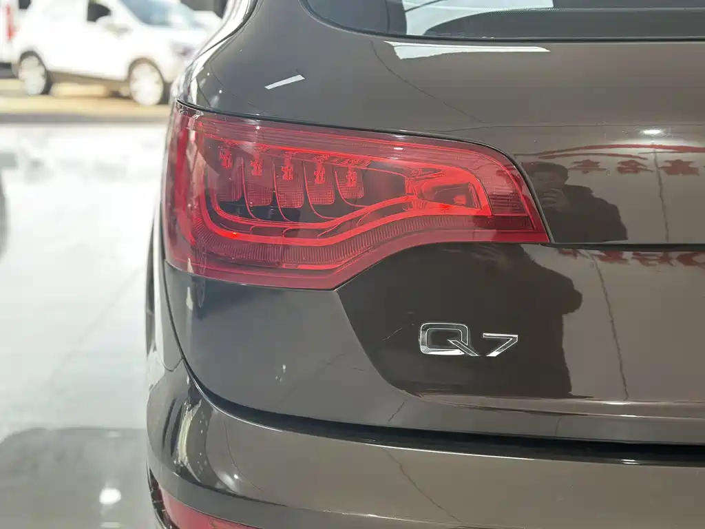 Audi Q7 2012 — фото 17