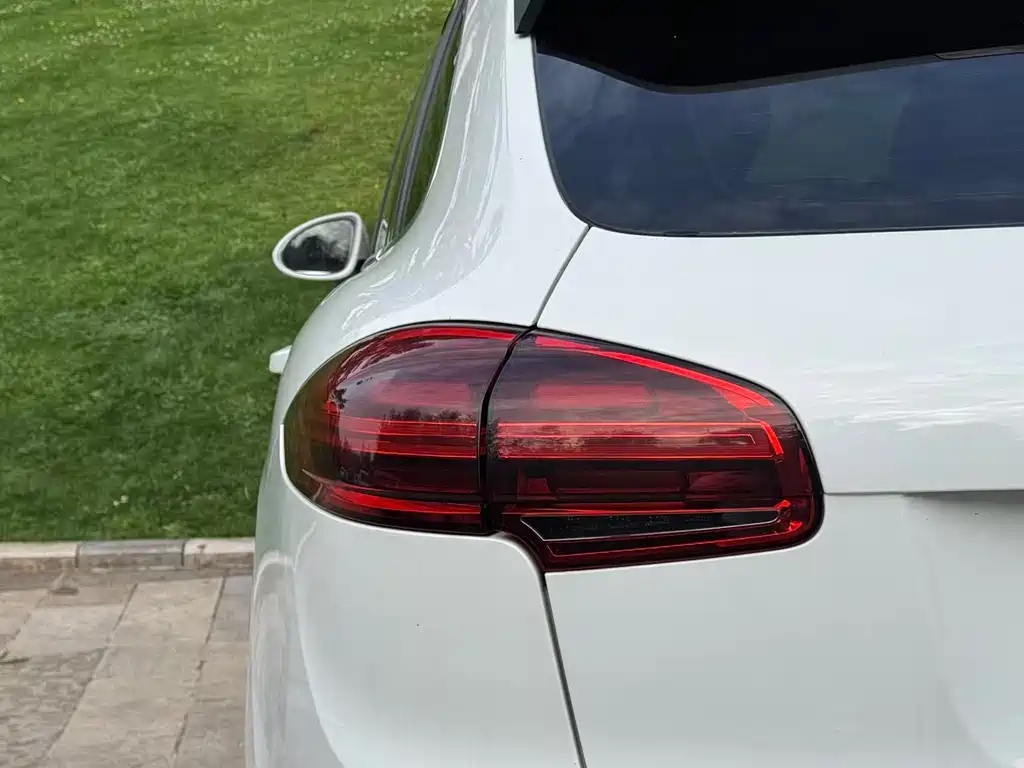 Porsche Cayenne 2015 — фото 10
