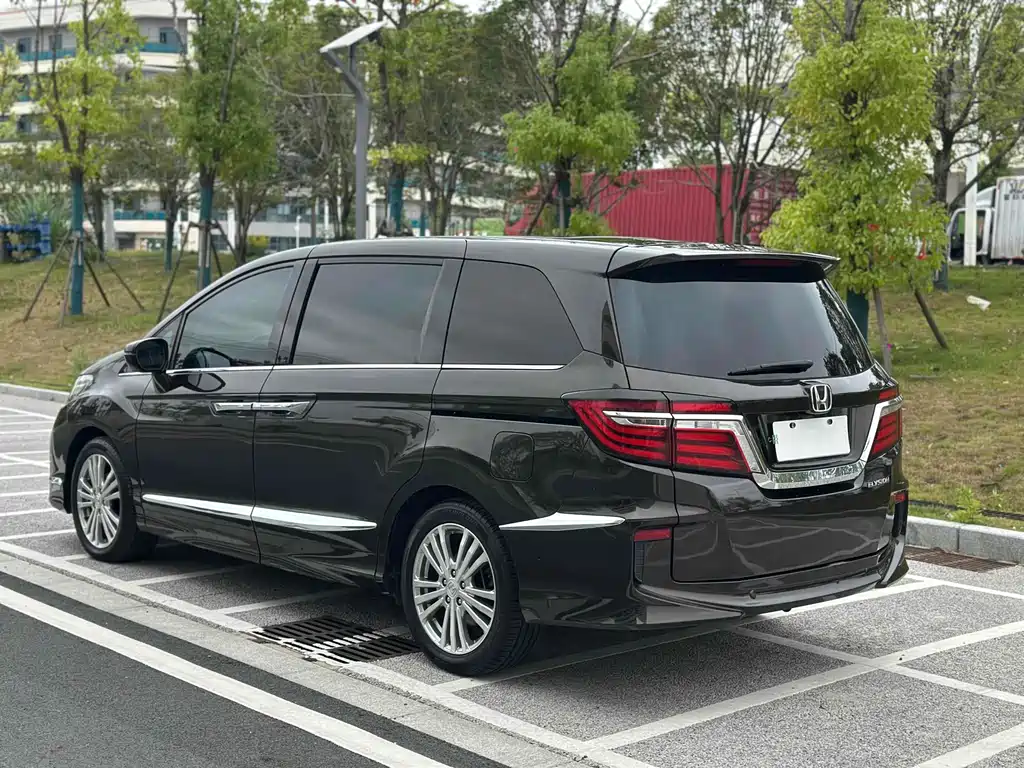 Honda Elysion 2019 — фото 15