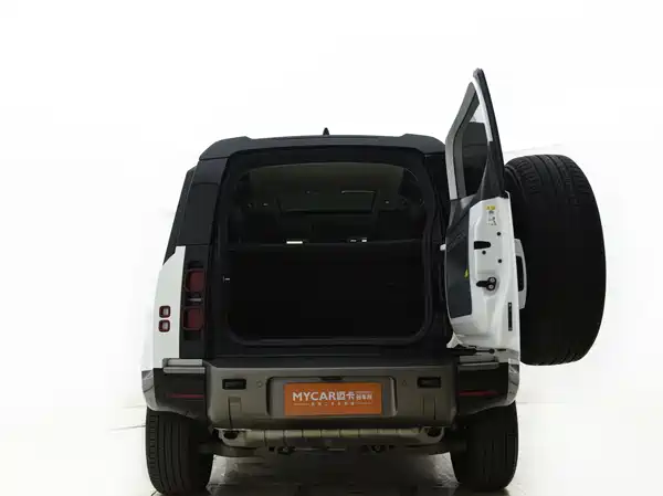 Land Rover Defender 2021