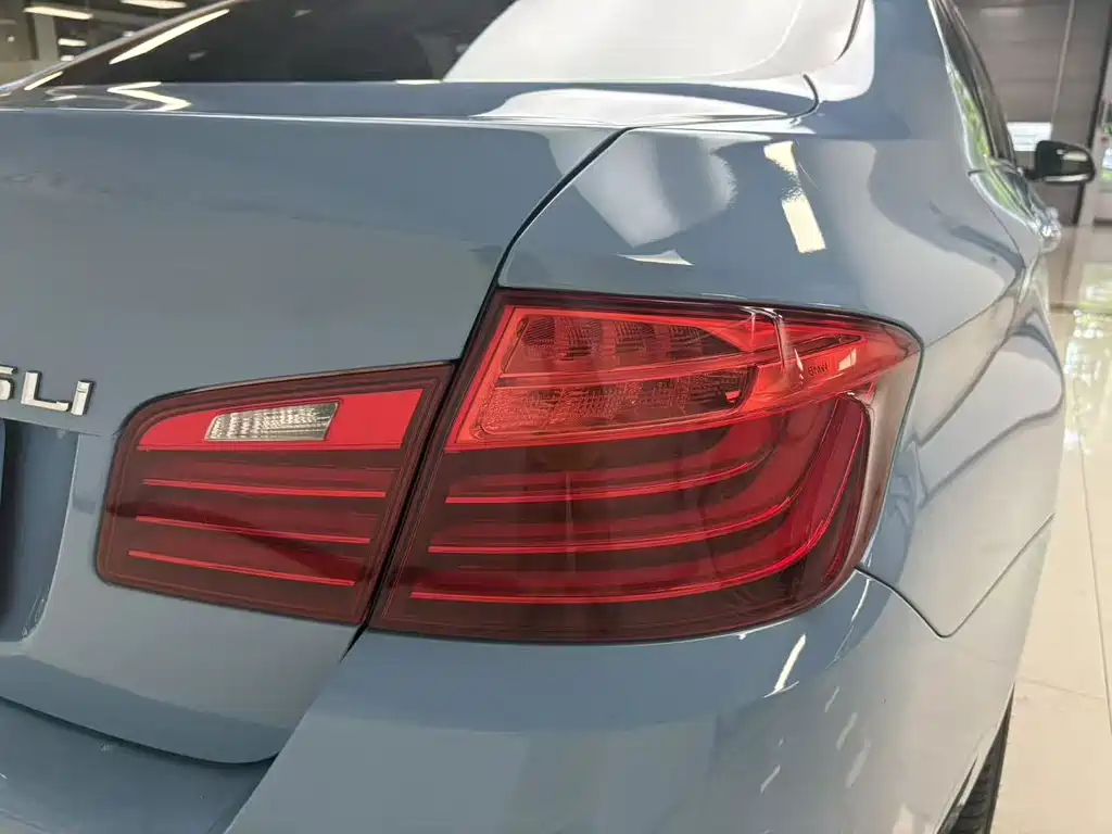 BMW 5 Series 2015 — фото 12