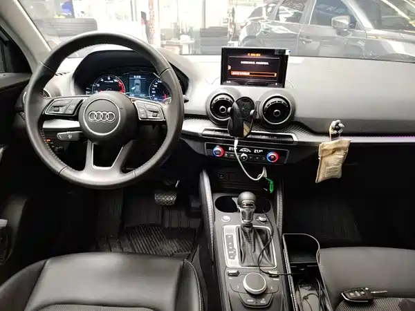 Audi Q2L 2021