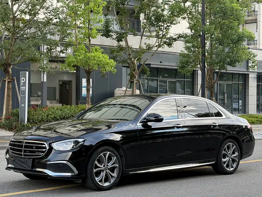 Mercedes-Benz E-Class 2022 — фото 3