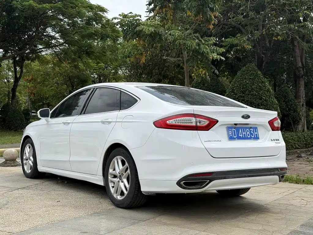 Ford Mondeo 2015 — фото 7