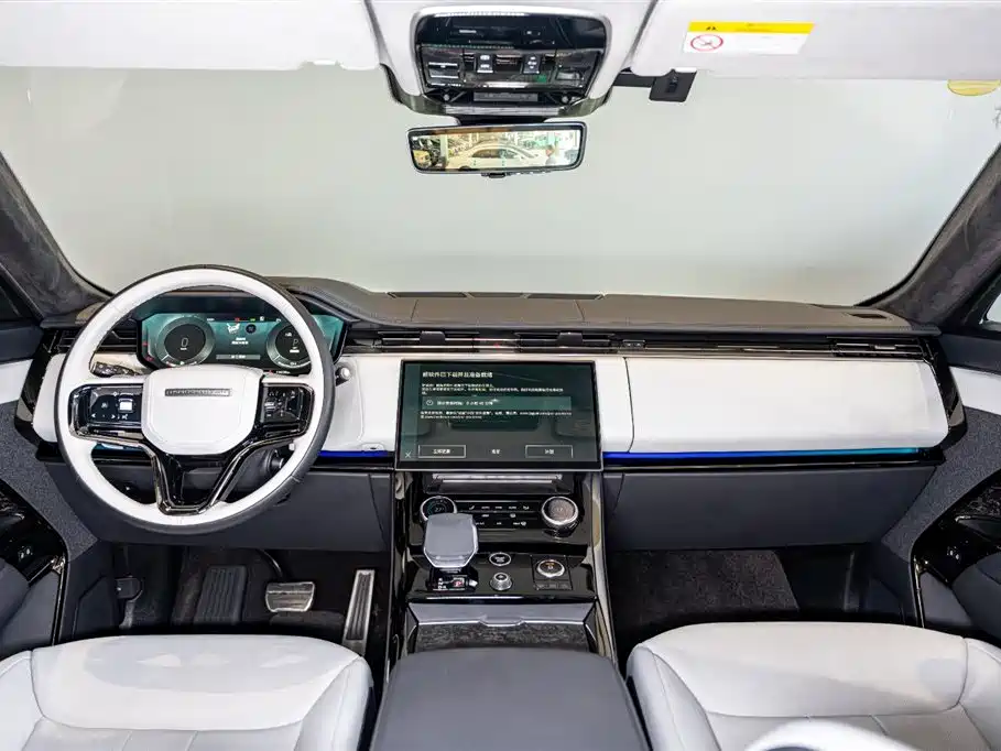 Land Rover Range Rover Sport New Energy 2023 — фото 11