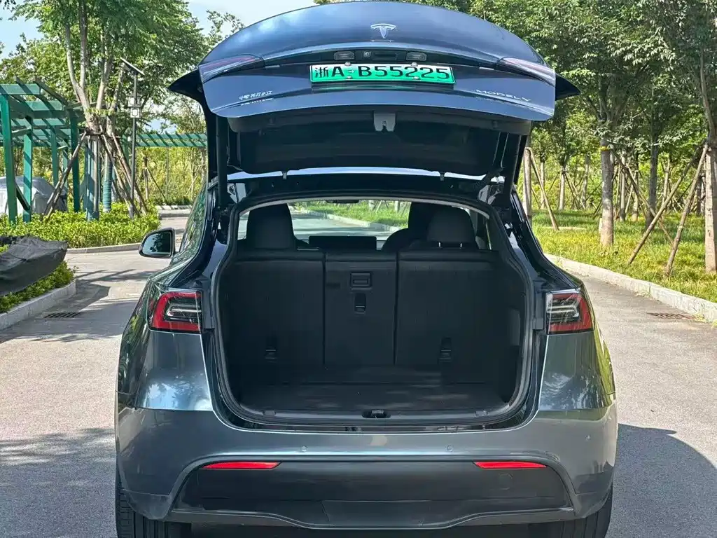 Tesla Model Y 2022 — фото 8
