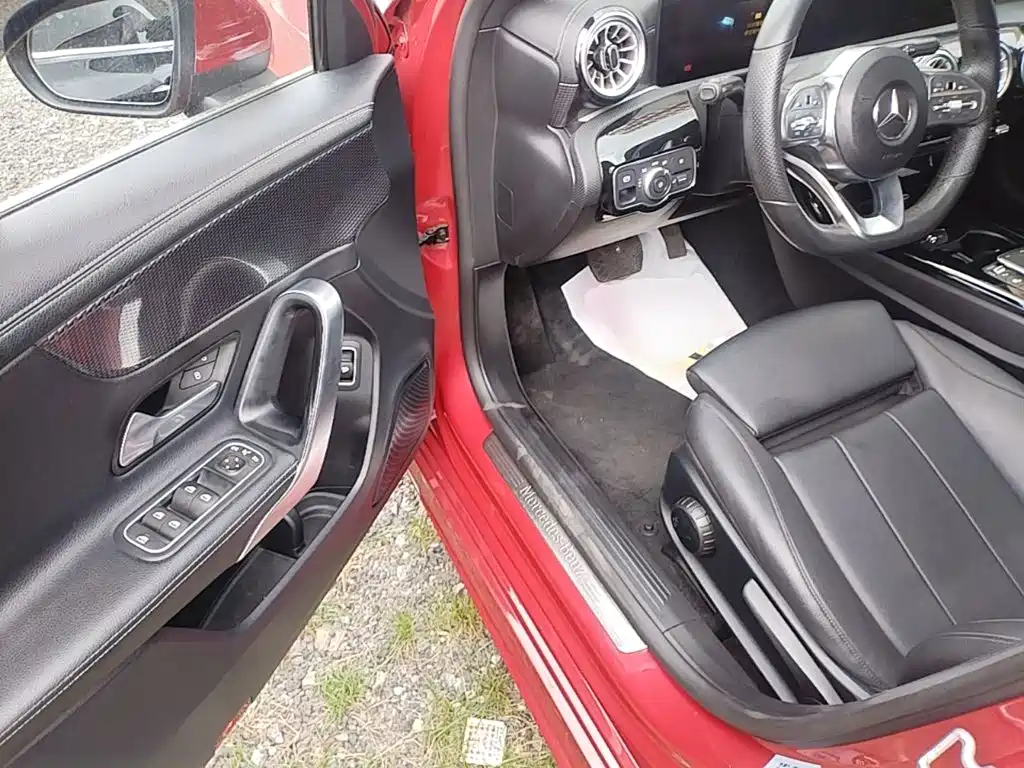 Mercedes-Benz A-Class 2022 — фото 16