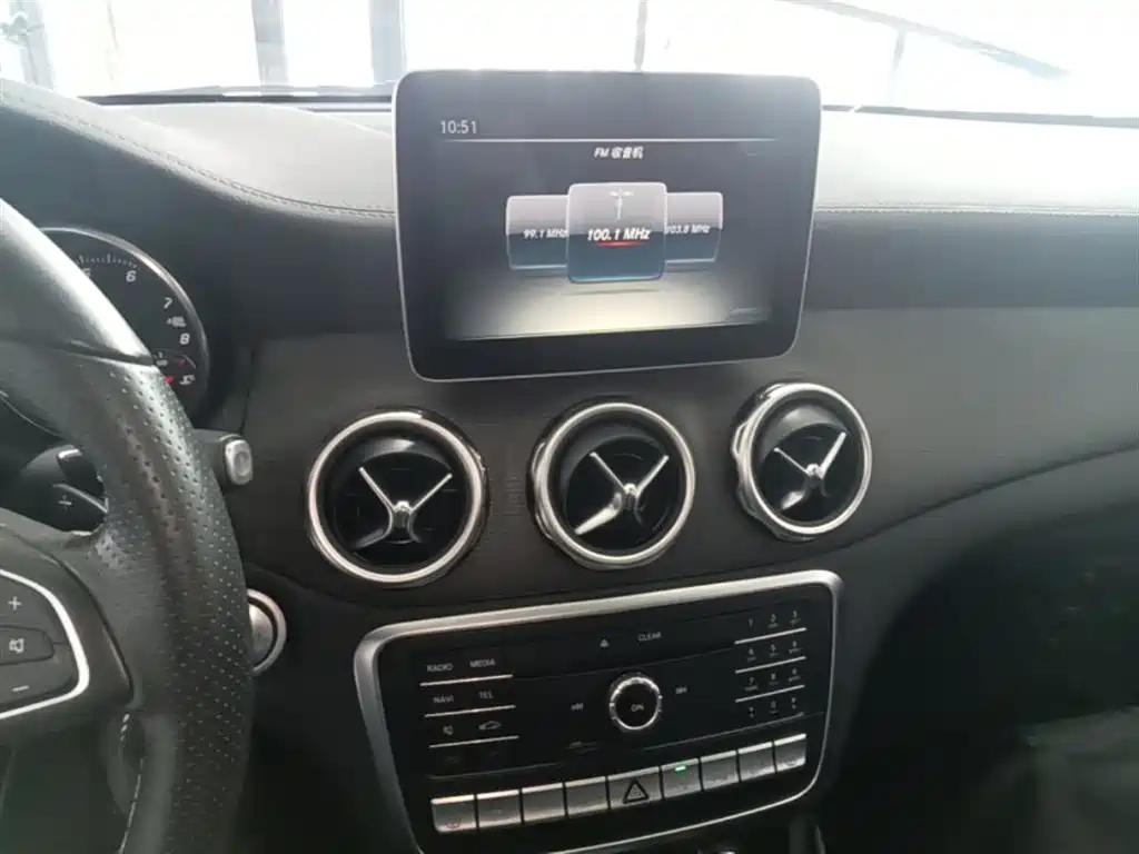 Mercedes-Benz GLA 2017 — фото 13