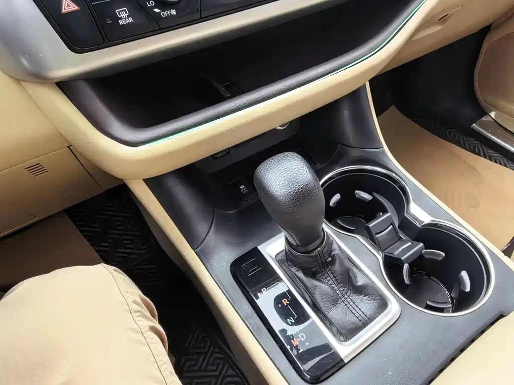 Toyota Highlander 2020 — фото 12