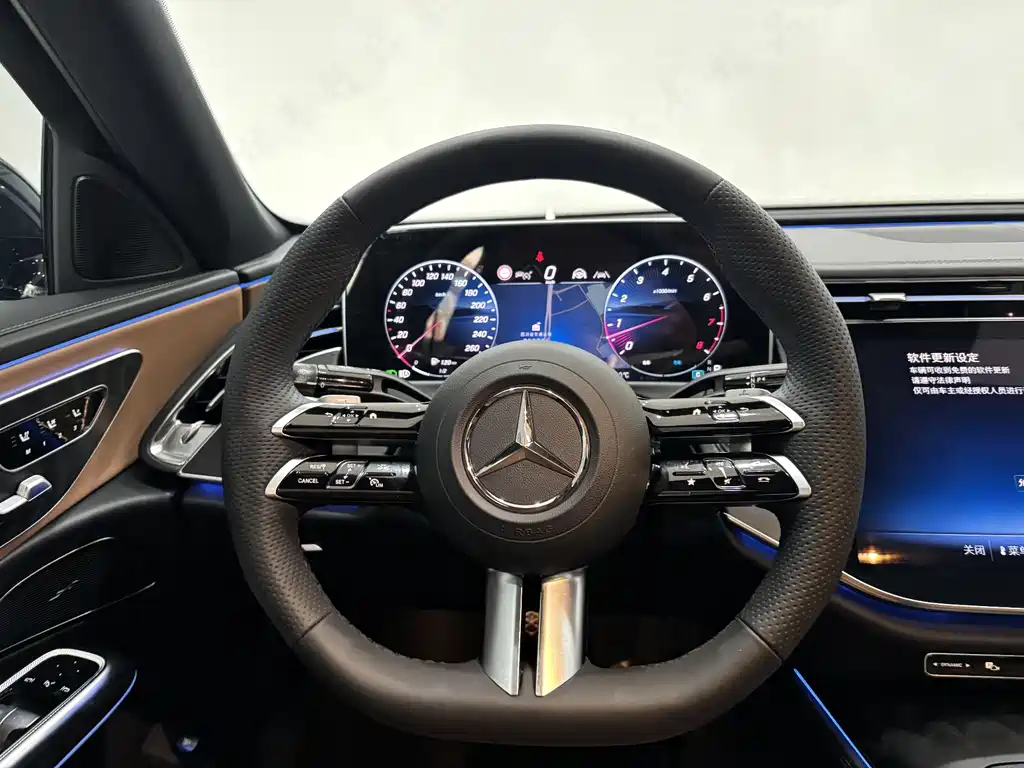 Mercedes-Benz E-Class 2025 — фото 17