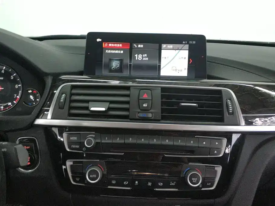 BMW 3 Series 2018 — фото 13