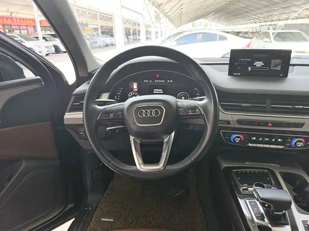Audi Q7 2017 — фото 11