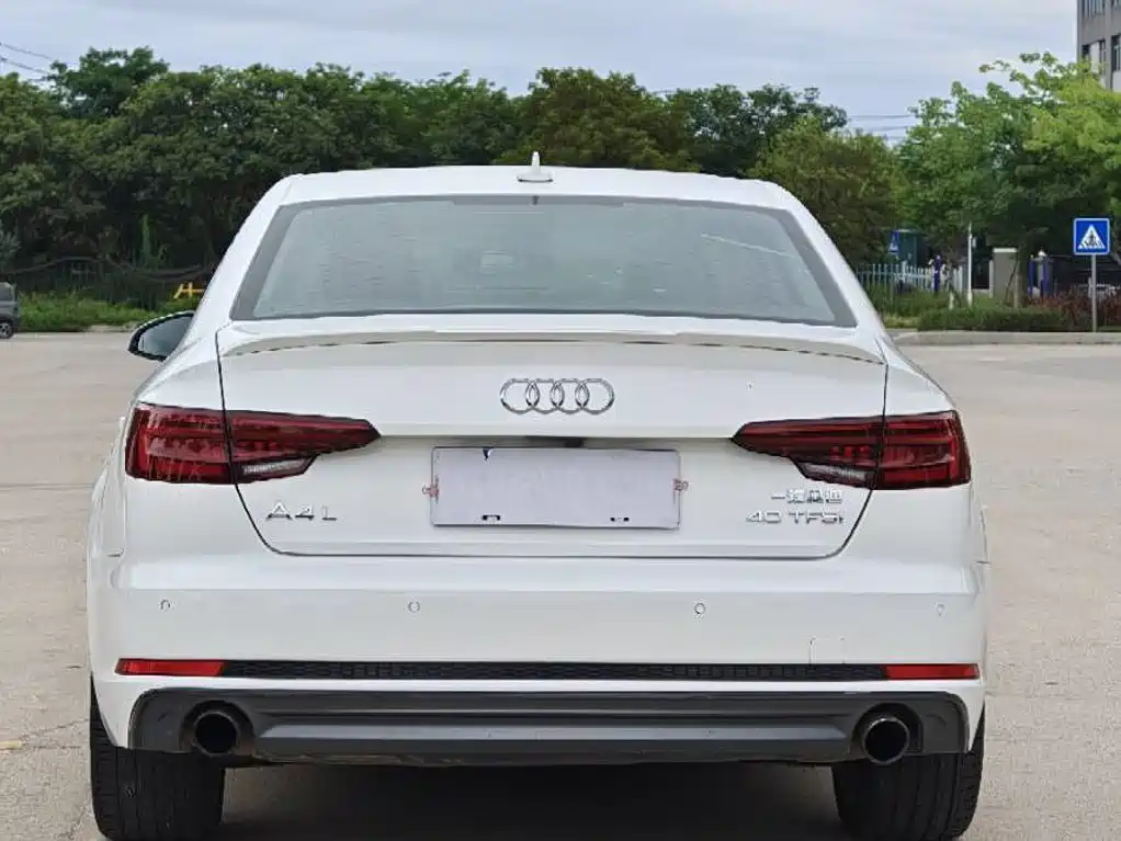 Audi A4L 2018