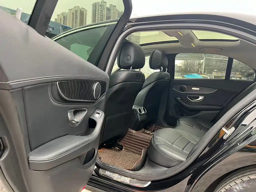 Mercedes-Benz C-Class 2018 — фото 10