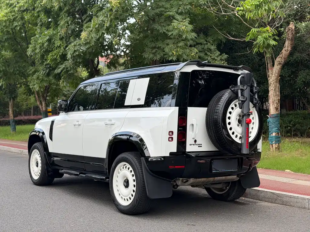 Land Rover Defender 2023 — фото 4