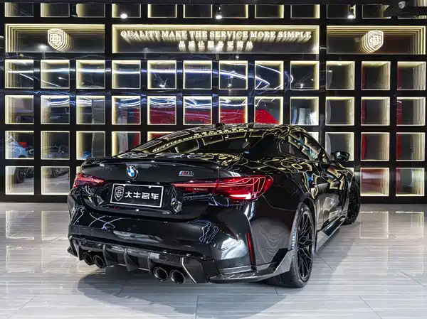 BMW M4 2025