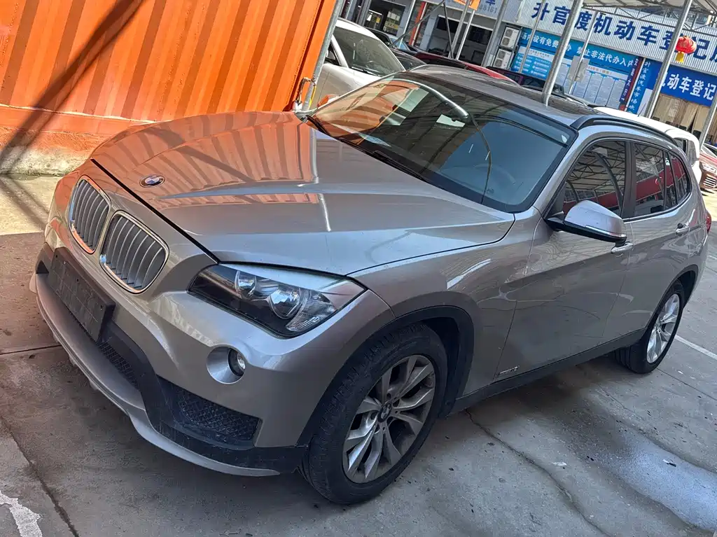 BMW X1 2015 — фото 1