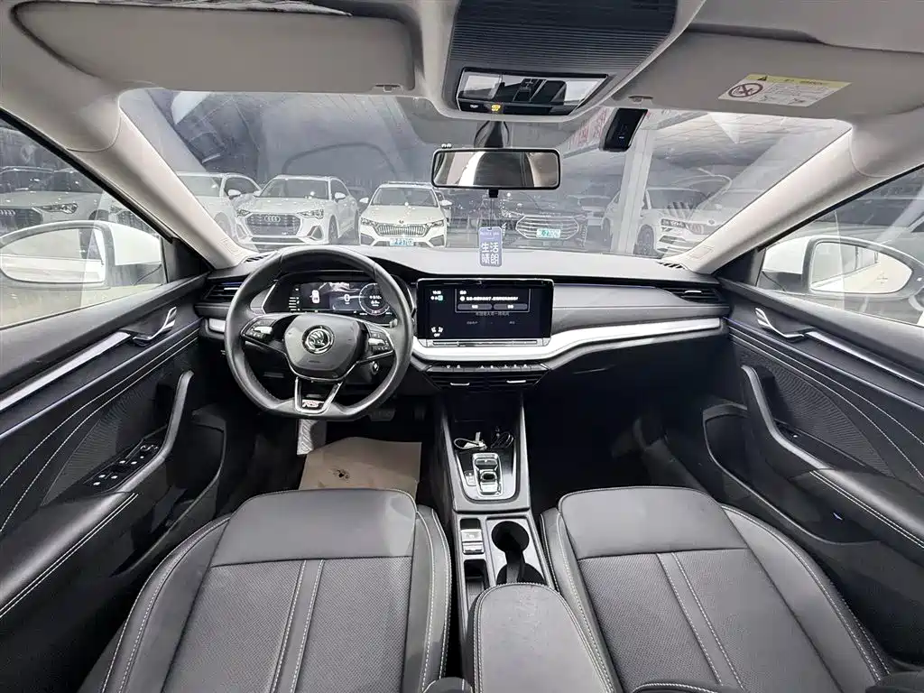 Skoda Octavia 2022 — фото 10